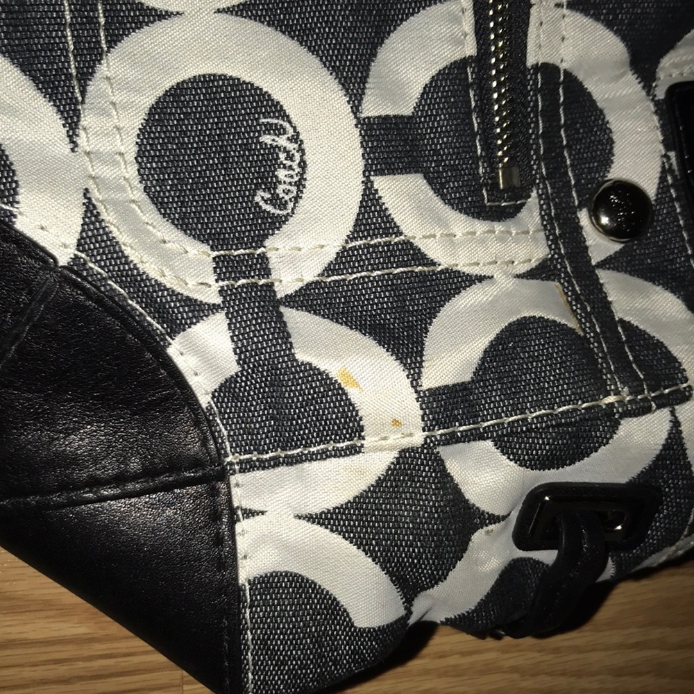 Coach Handbag - Picture 6 of 8